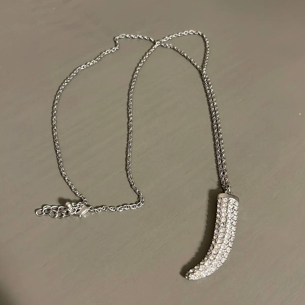 Forever 21 horn necklace